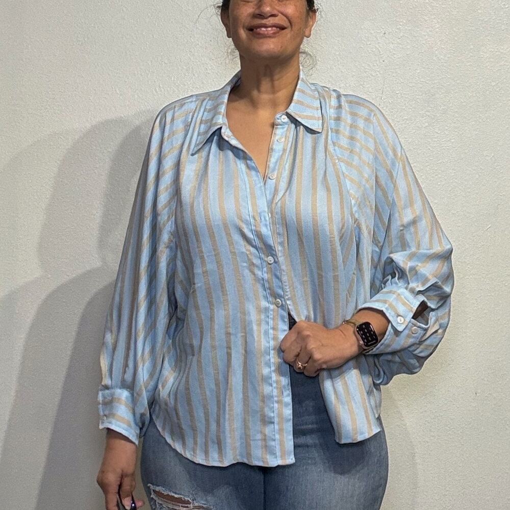 Entro Blue Striped Button Down Blouse Sz M